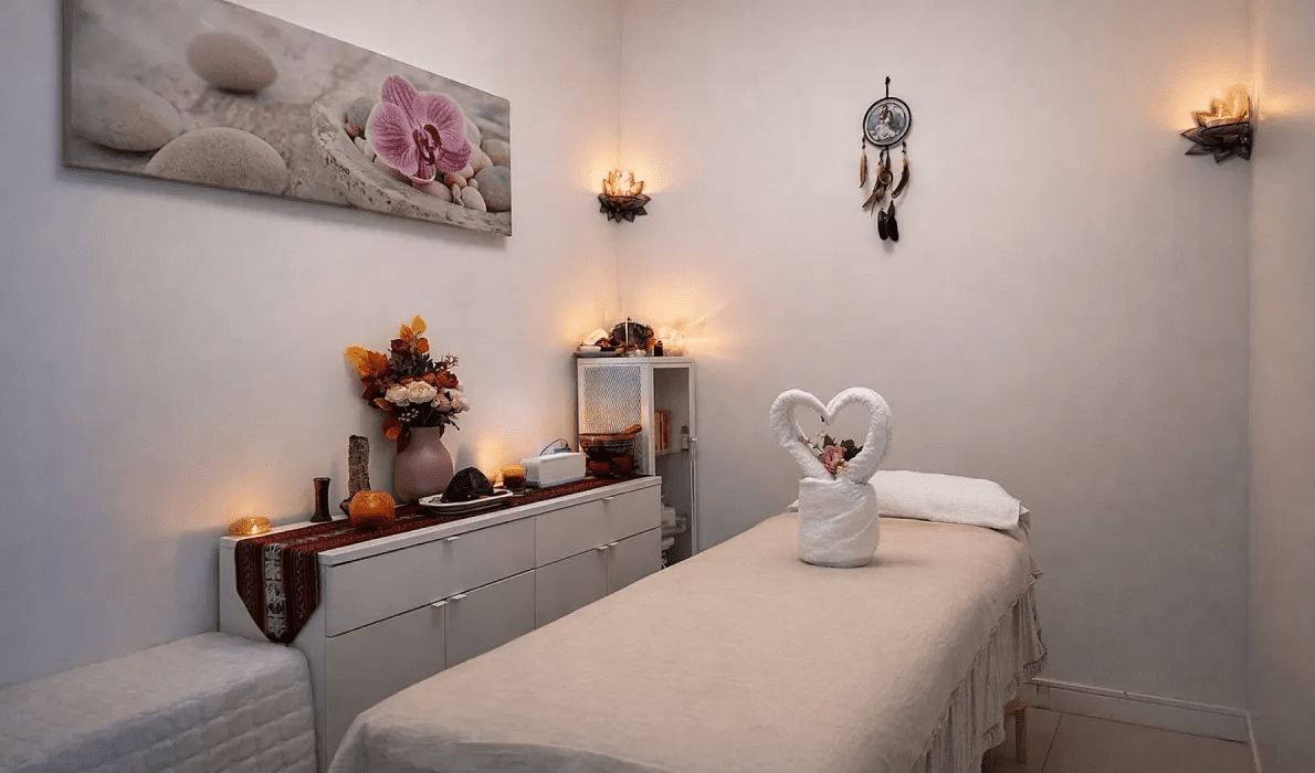 Cabinet de massage FioreVita à Genève Eaux-Vives — table de massage et ambiance zen